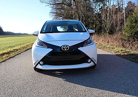 Toyota Aygo (X) Aygo/ 1Hand/ Scheckheft/ Top zustand