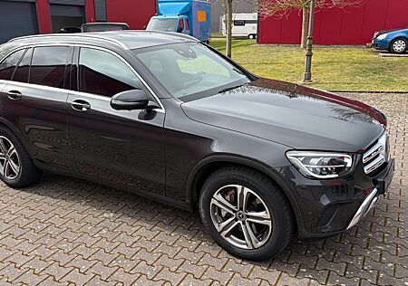Mercedes-Benz GLC 220 LED AMG AHK Standheizung Soundsystem
