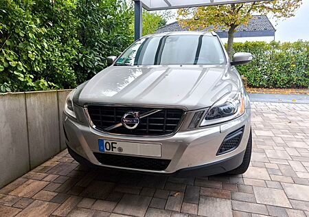 Volvo XC 60 XC60 D5 AWD Summum Geartronic