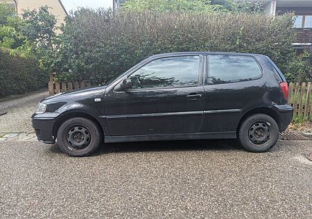 VW Polo Volkswagen 1.4 44kW Basis