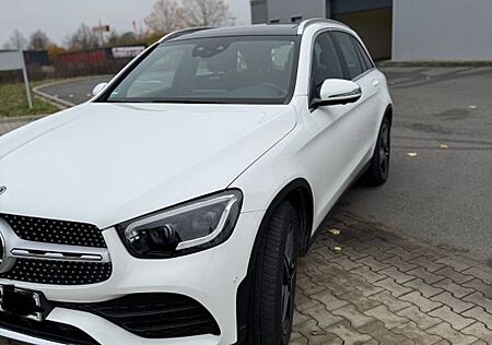 Mercedes-Benz GLC 300 4MATIC AMG Panorama 360 AHK MULTIBEAM