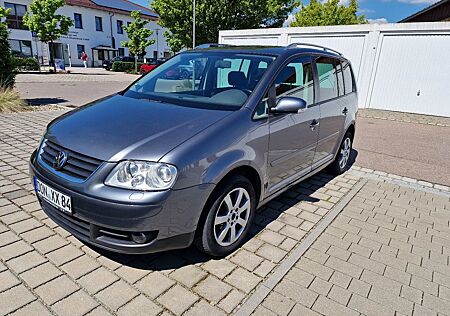 VW Touran Volkswagen 2.0 TDI DPF Highline Highline
