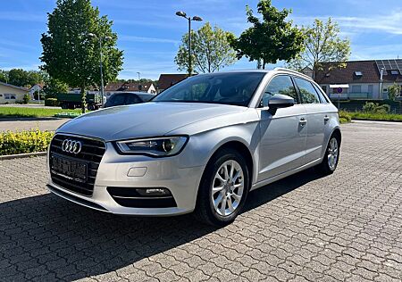 Audi A3 2,0TDI Sportback attraction*XENON-PLUS*STANDH