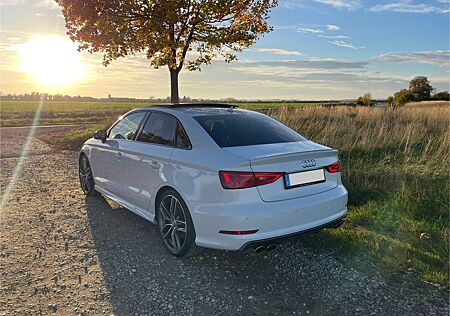 Audi S3 Lim 2.0 TFSI qu. Pano ACC LED Navi B&O