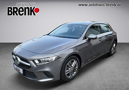 Mercedes-Benz A 250 A250 7G-DCT Style *AHK/NAVI/RFK*