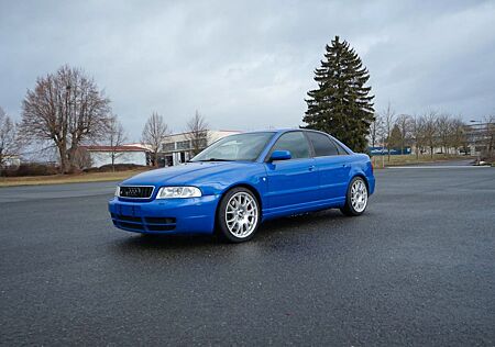 Audi S4 2.7 quattro -
