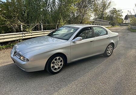 Alfa Romeo 166