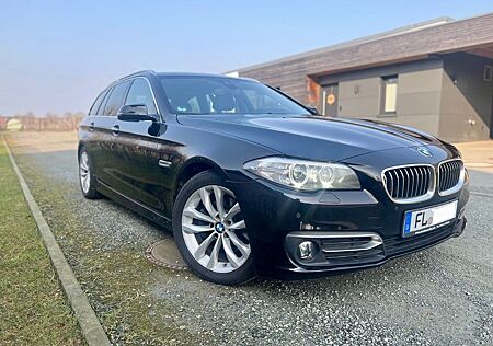 BMW 520d Touring Luxury Line Navi Prof HUD Night