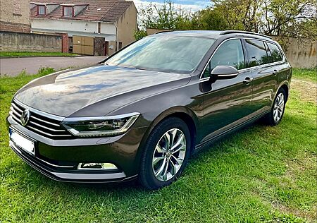 VW Passat Variant gebraucht kaufen VW Passat Variant Volkswagen 2.0 TDI SCR DSG Comfortline V...
