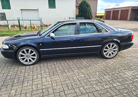 Audi S8 4.2 quattro - Schalter mingblau perl