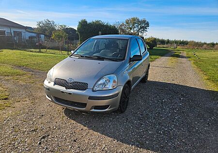 Toyota Yaris 1.0, lange Tüv, Winterräder