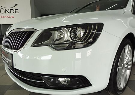 Skoda Superb Combi 1.8 TSI Elegance PANO/XEN/NAV/AHK