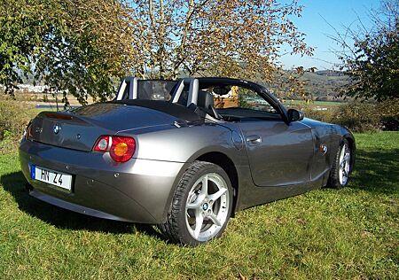 BMW Z4 3.0i - 6 Zylinder 231 PS TOP Zustand