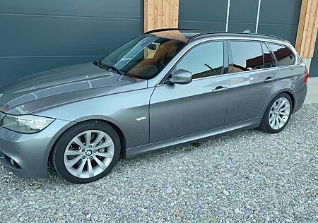 BMW 330d E91 Touring M-Paket Leder schwarz Navi