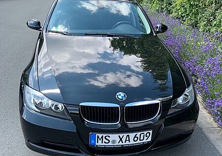 BMW 318i - gepflegtes Rentnerauto, Garage, schwarz