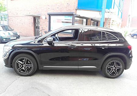 Mercedes-Benz GLA 250 e DCT