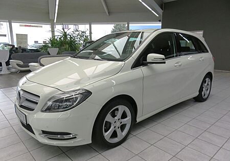 Mercedes-Benz B 200 *1.Hand*Bi-Xenon*Navi*