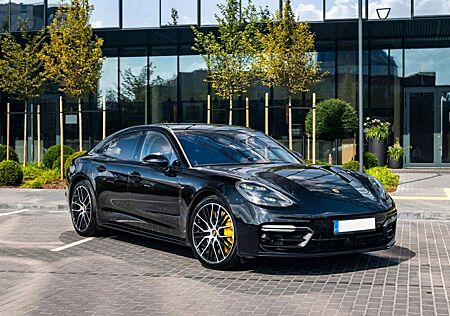 Porsche Panamera Turbo S with 2018-01 extented guarantee