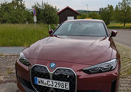 BMW i4 eDrive35 - Aventurinrot