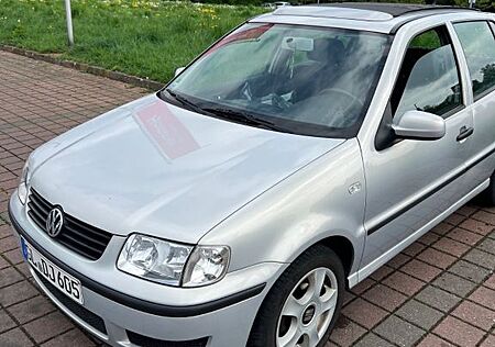 VW Polo Volkswagen 1.4 44kW Basis
