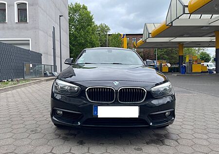 BMW 118i Advantage schwarz Guter Zustand