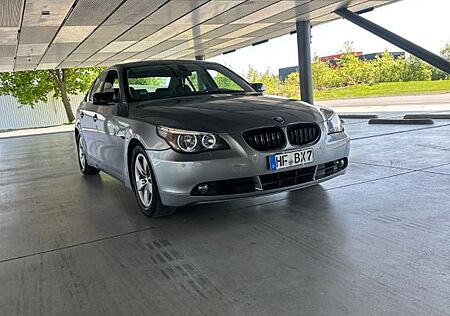 BMW 525i A -