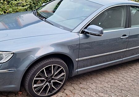 VW Phaeton Volkswagen 3.0 V6 TDI 4MOTION Tiptronic 5-Sitzer -