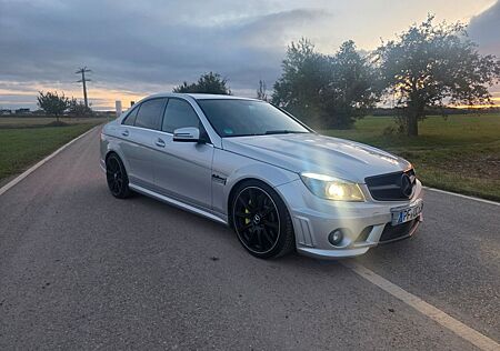 Mercedes-Benz C 63 AMG Motor nur 4.500 KM!!!