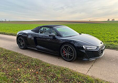 Audi R8 5.2 FSI performance S tron. quat. Spyder -