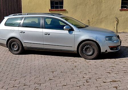 VW Passat Variant Volkswagen 2.0 TDI DPF Comfortline Varia...