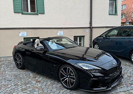 BMW Z4 M40i A Carbon, HK,LKH,V3,Park Ass,Sitzhzg