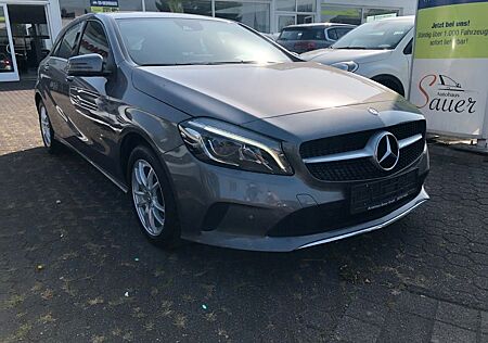 Mercedes-Benz A 180 /Navi/Teilleder/Sportsitze