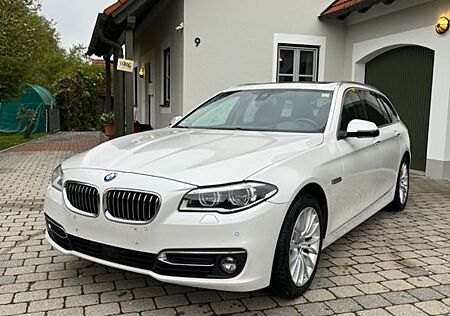 BMW 530d xDrive Touring A Luxury Line Luxury Line