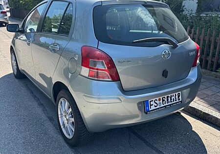 Toyota Yaris 1,33-l-Dual-VVT-i Executive/Navi/Smartkey/