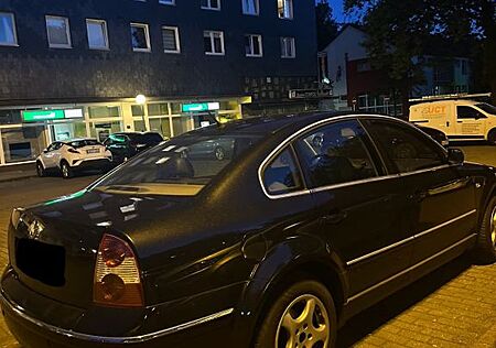 VW Passat Volkswagen 1.6 Basis Basis