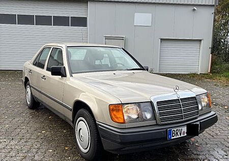 Mercedes-Benz E 300 gebraucht kaufen Mercedes-Benz E 300 - einwandfrei gepflegt in Top-Zustand
