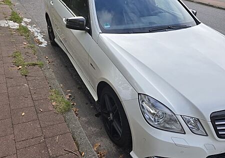 Mercedes-Benz E 220 BlueTEC AVANTGARDE AVANTGARDE