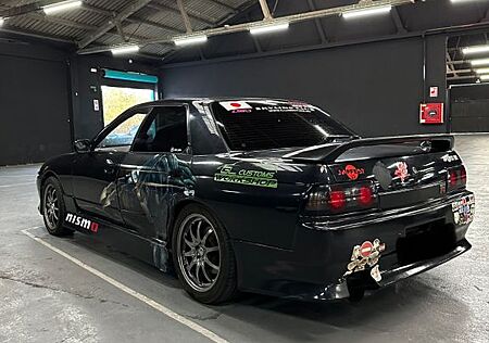 Nissan Skyline R32 GTS-4