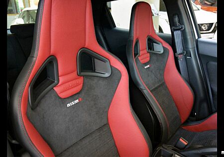 Nissan Juke 1.6 DIG-T NISMO RS Einzelstück 9x20 Recaro