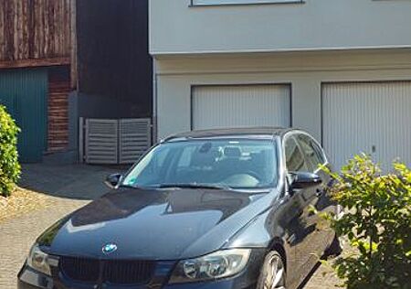 BMW 330i -