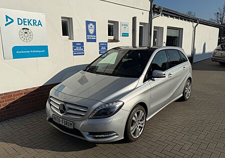 Mercedes-Benz B 220 4Matic*LEDER*PANO*AHK*