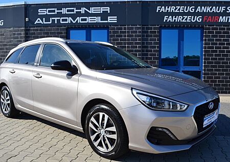 Hyundai i30 cw YES! AHK NAVI KAMERA LED PDC LHZ SITZH.