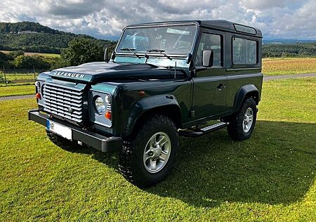 Land Rover Defender 90 TD4 Station Wagon E E