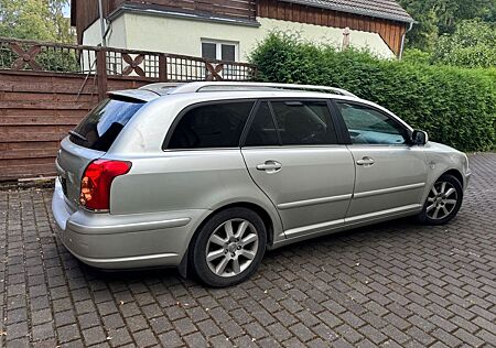 Toyota Avensis Combi Executive 2,2-l-D-CAT Executive
