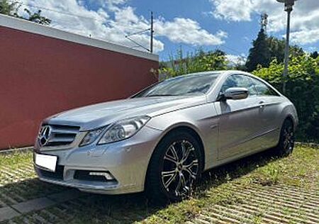 Mercedes-Benz E 350 Coupé CGI BlueEFFICIENCY ELEGANC...