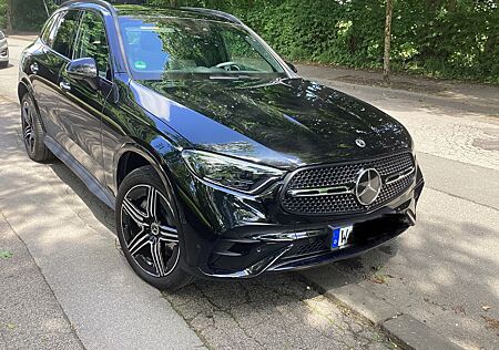 Mercedes-Benz GLC 300 GLC 300e AMG AHK PANO LEDER NIGHT FAHRA PLUS