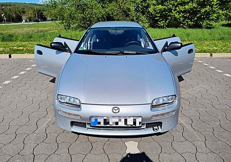 Mazda 323 F / Traumzustand / TÜV NEU