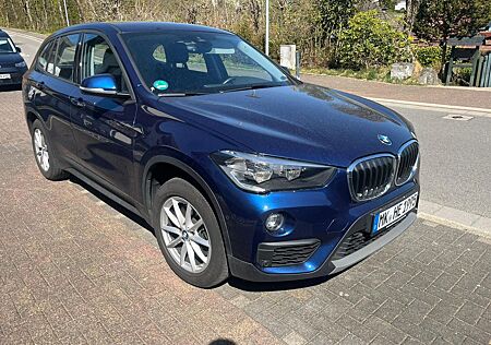 BMW X1 xDrive20i Navi, HUD, Autom,Allrad, Kamera,