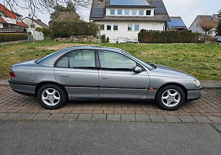 Opel Omega 2.0 CD