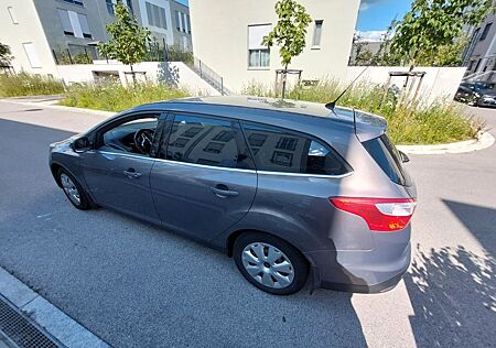 Ford Focus 1,6 Ti-VCT 77kW Champions Edit. Turnie...